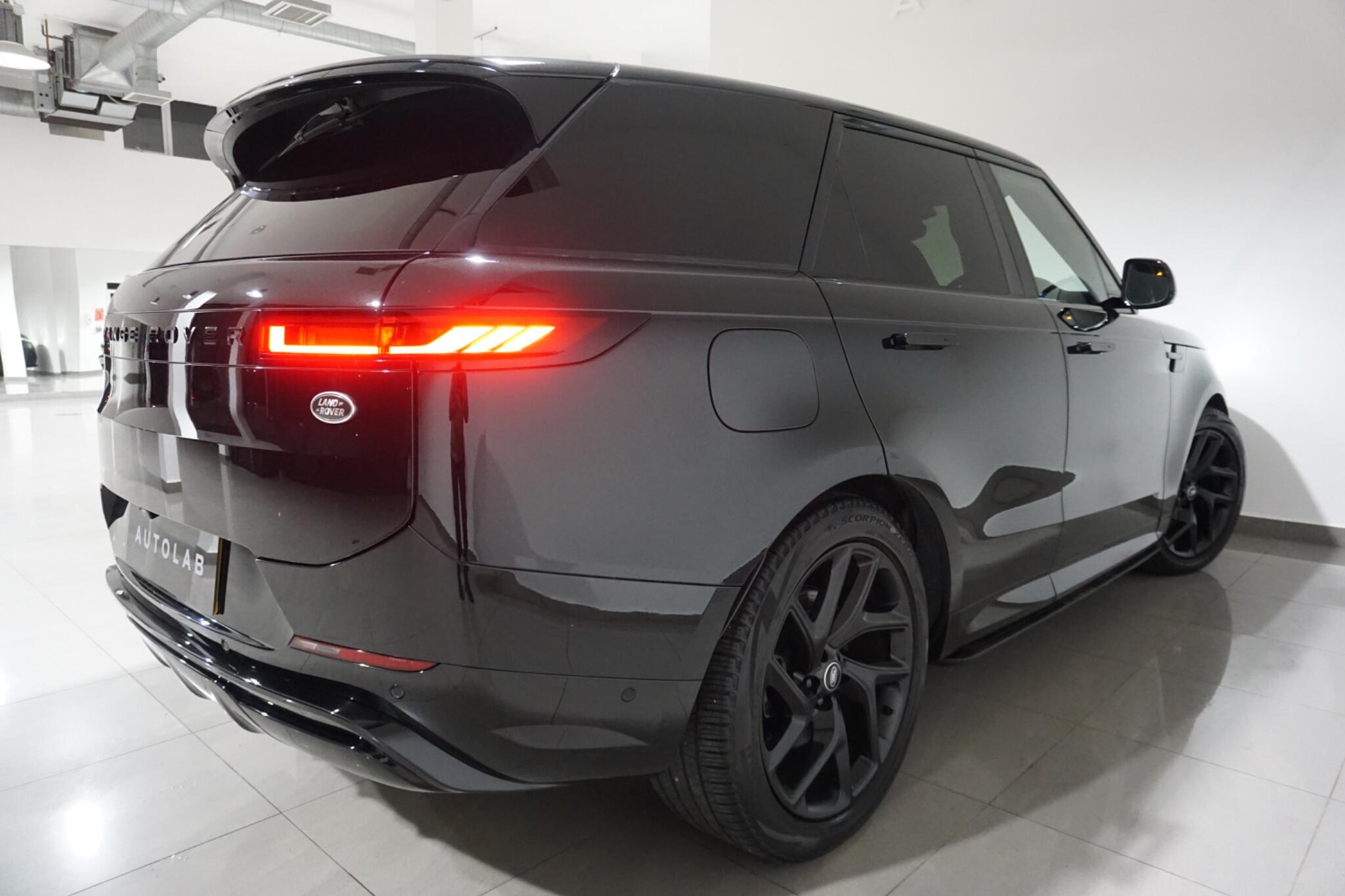 Land Rover Range Rover Sport 3.0 D300 MHEV Dynamic SE SUV 5dr Diesel Auto 4WD Euro 6 (s/s) (300 ps)